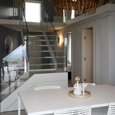 アパートホテル Montegrottone Nature Retreat 4*