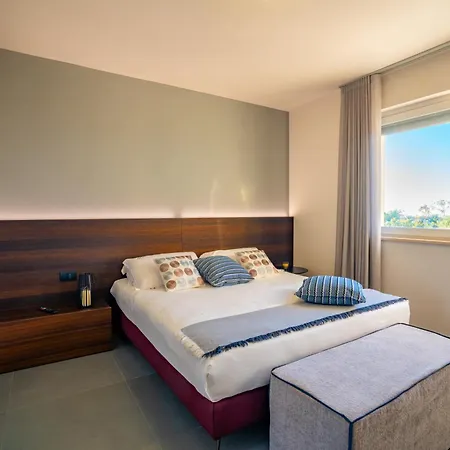 Montegrottone Aparthotel 4*